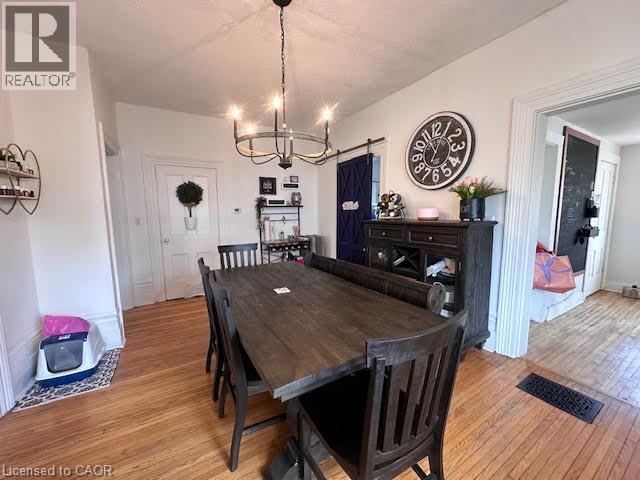 Photo - 299 Wellington St