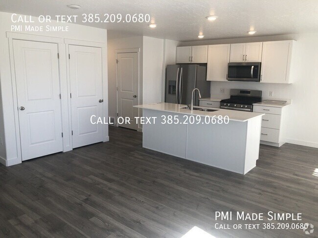 Building Photo - Brand New! Spacious 3 Bedroom Townhome