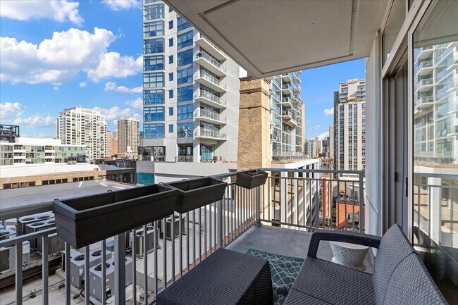 Photo - 330 W Grand Ave Unit 1206