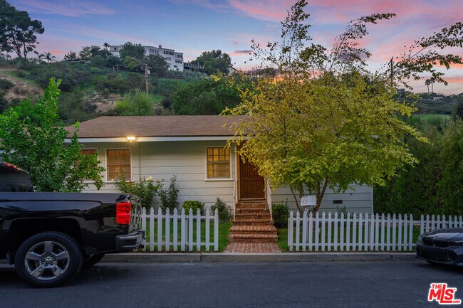 3771 Longview Valley Rd