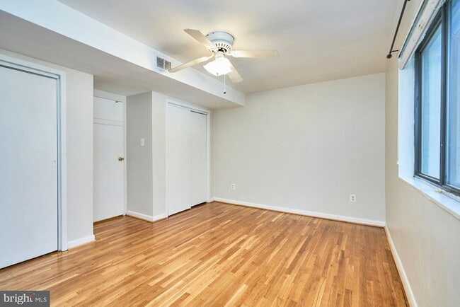 Photo - 2016 N Adams St Unidad 304