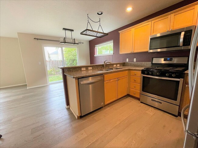 Photo - 16873 NW Oak Creek Dr