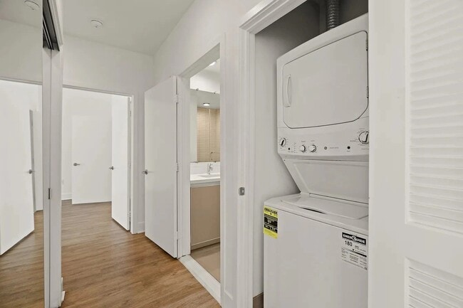 Photo - 5308 Sepulveda Blvd Unidad 217