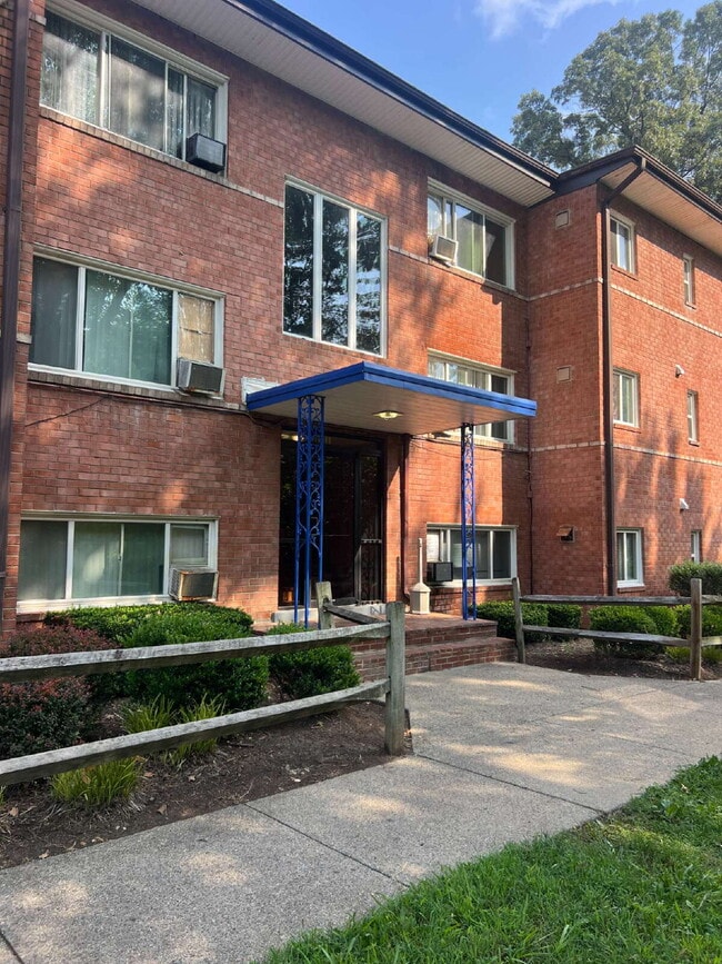 Building Photo - 2BR Apartment in Prime Woodbridge Location... Unit Apartment 101