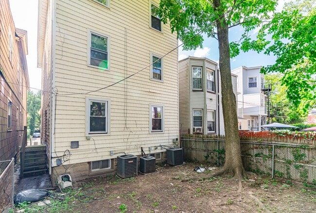 Photo - 240 Halsted St Unit 3