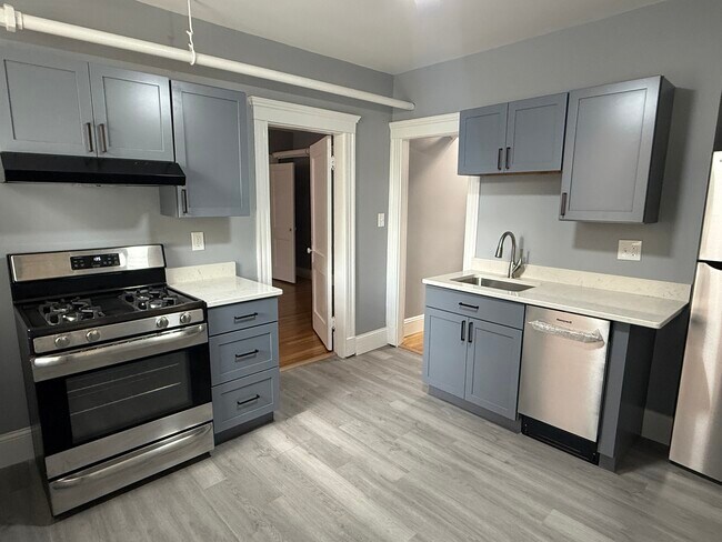 Building Photo - 36 Saint Paul St Unit B