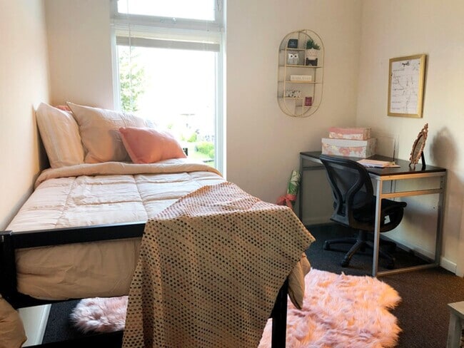 Photo - Temple Crossing