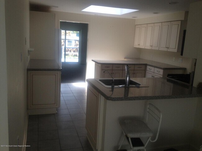 Photo - 191 Norgrove Ave