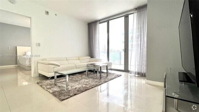 Building Photo - 488 NE 18th St Unit 405 Rental
