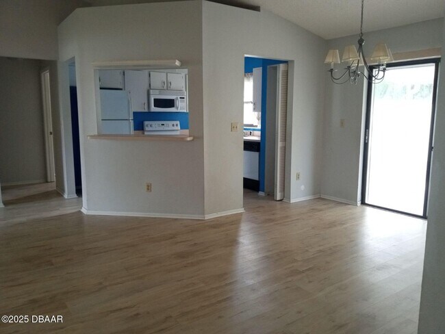 Photo - 428 Sandpiper Ct