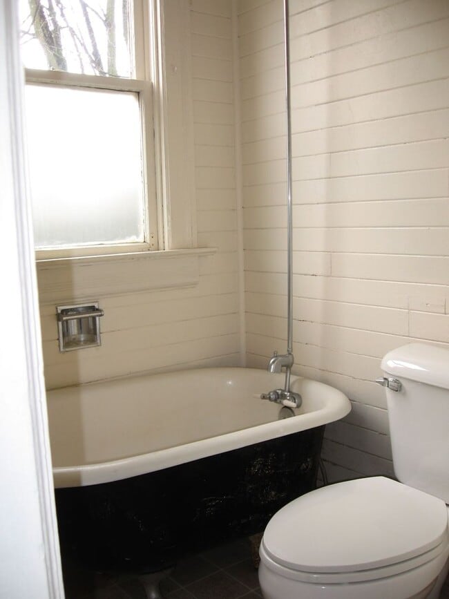 Photo - Great deal on a plex in Goose Hollow!