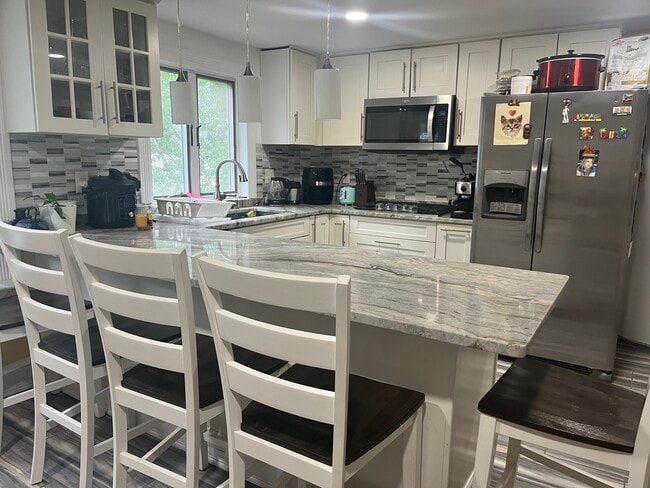 Building Photo - 94 Oakwood Ave Unit 1