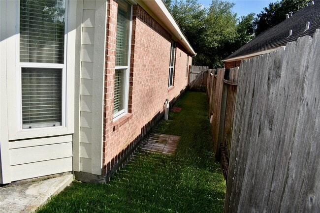 Photo - 21559 Kings Bend Dr