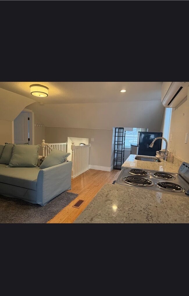 Photo - 428 N H St