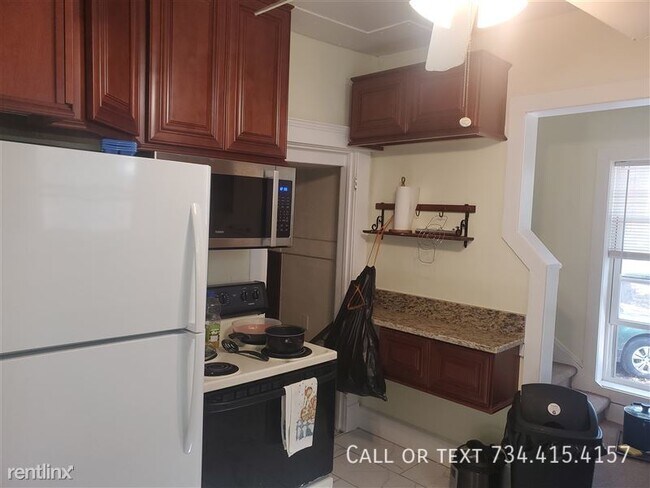 Photo - 1115 White St