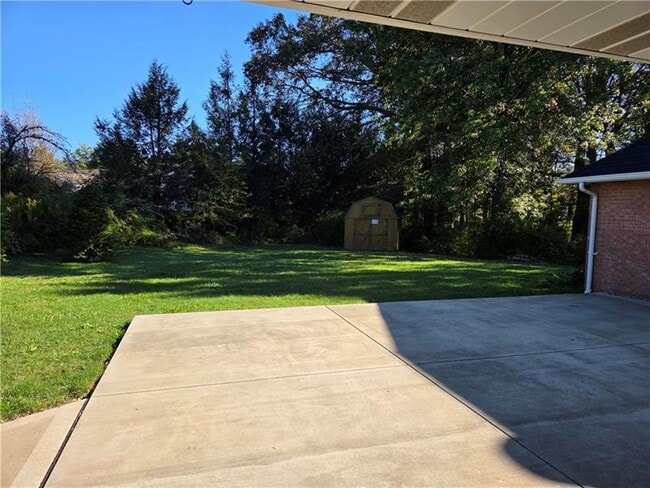 Photo - 111 Saddle Brook Cir