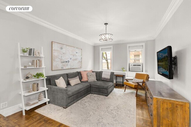 Photo - 210-218 W 19th St