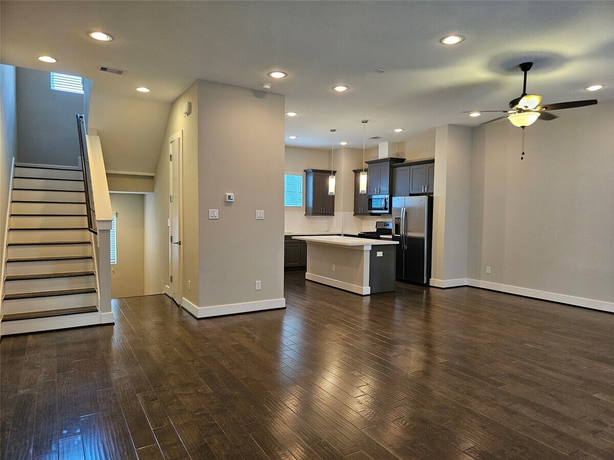 Photo - 2621 Hutchins St