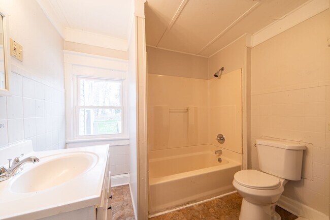 Photo - 426 W Peach St Unit Apt 1