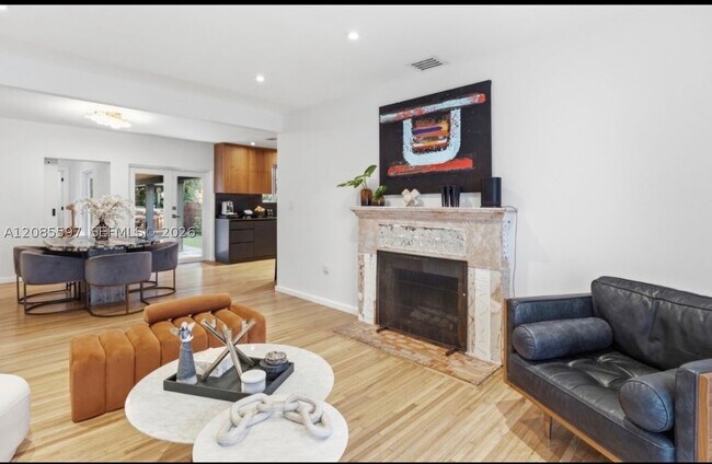 Photo - 4628 SW 10th St