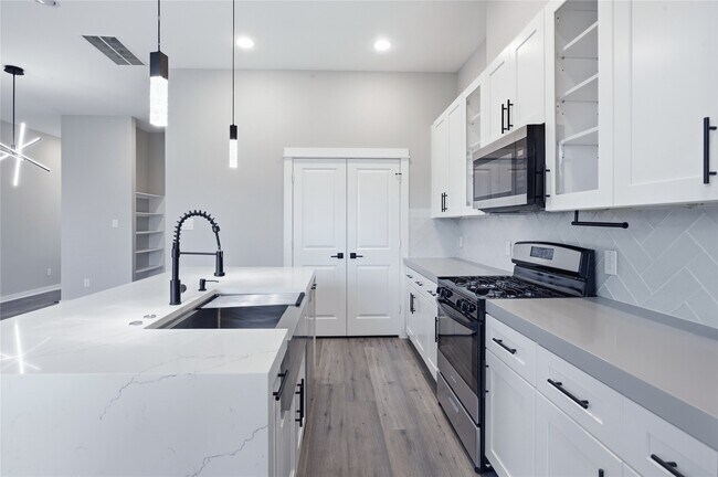 Photo - 6728 Parker Grv Ln