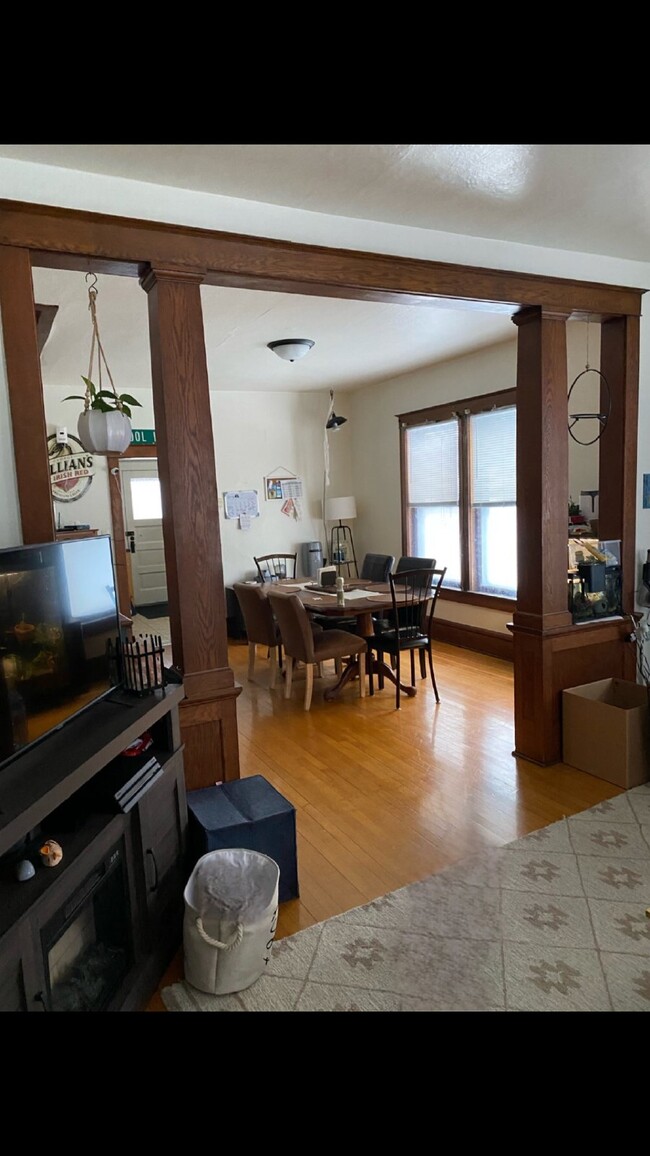 Photo - 3 bed 1 bath close to UWEC available June ... Apartment