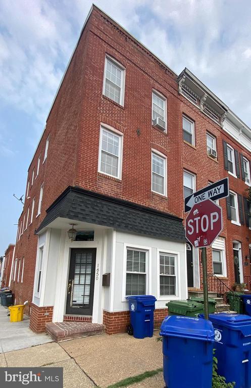 Building Photo - 1650 S Charles St Rental