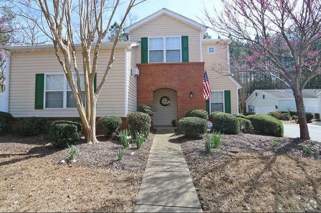 Building Photo - 107 W Oaks Ct Rental