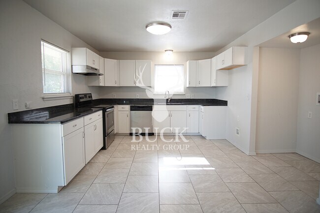 Photo - 1920 NE 52nd St