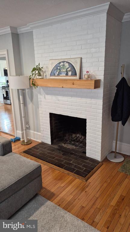 Building Photo - 230 Pine St Unit 2R