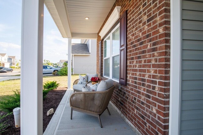 Photo - 468 Rochdale Run