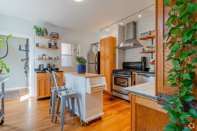 Building Photo - 77 Columbus Ave Unit 1 Rental