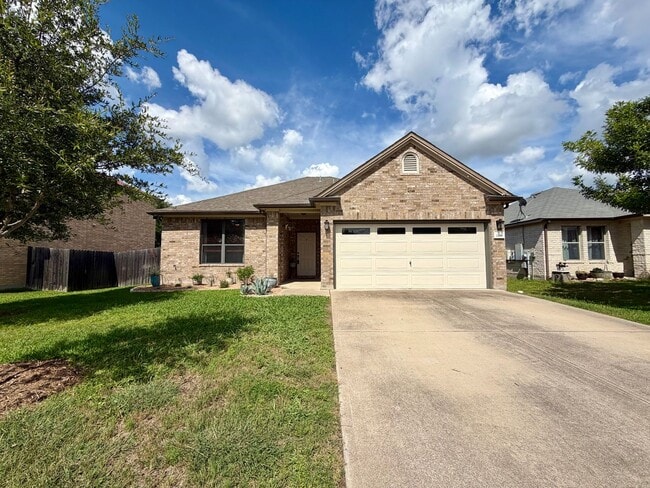 Building Photo - 206 Briarwood Dr