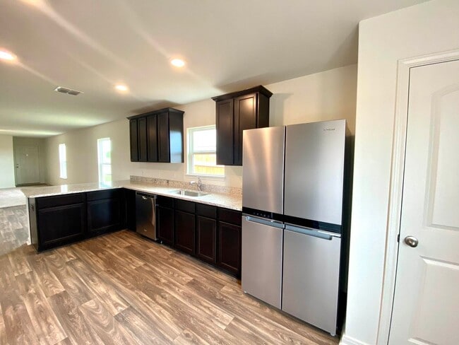 Photo - 4 bedroom, 2 bath home in the Preserves of...