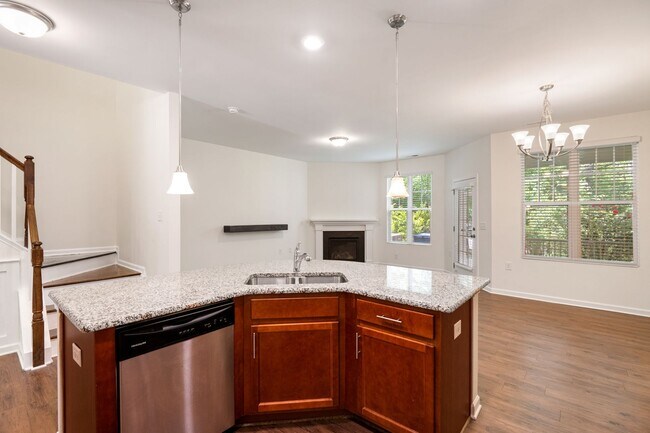 4351 Flintlock Ln