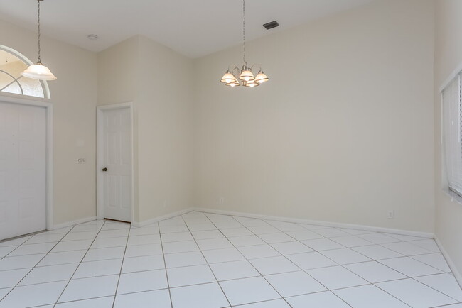 Photo - 1200 Columbine Pl
