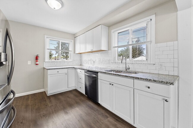 Photo - 1697 Winchester Ave