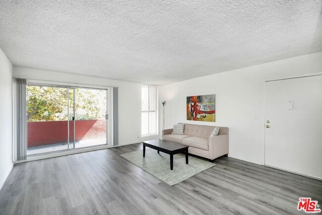 1208 W Adams Blvd Unit 17