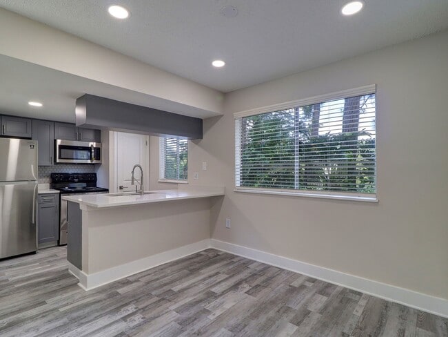 1x1 767 Square Feet Diamond