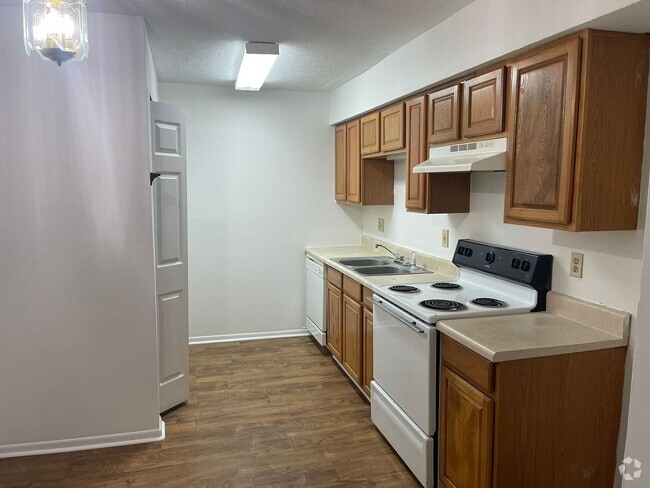 Building Photo - Modern 2-Bed, 1-Bath Oasis with Central Ai... Unit P-E4 Rental