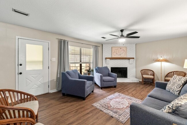 Photo - 129 Brookwood Ln