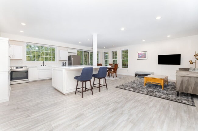 Photo - 235 White Deer Rocks Rd