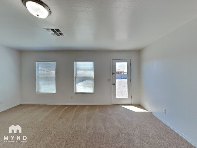 Photo - 953 Kachina Dr
