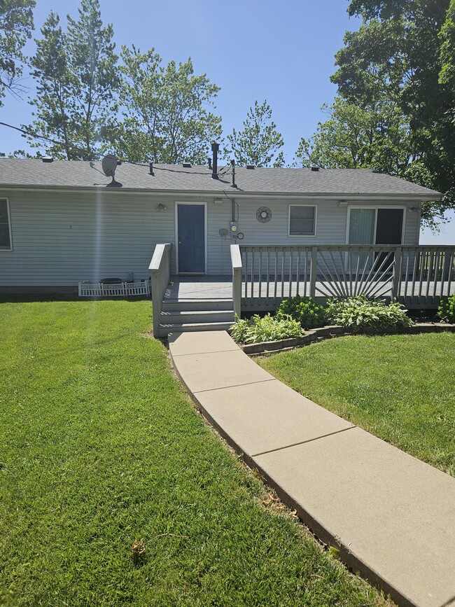 Photo - 711 N Hemlock St