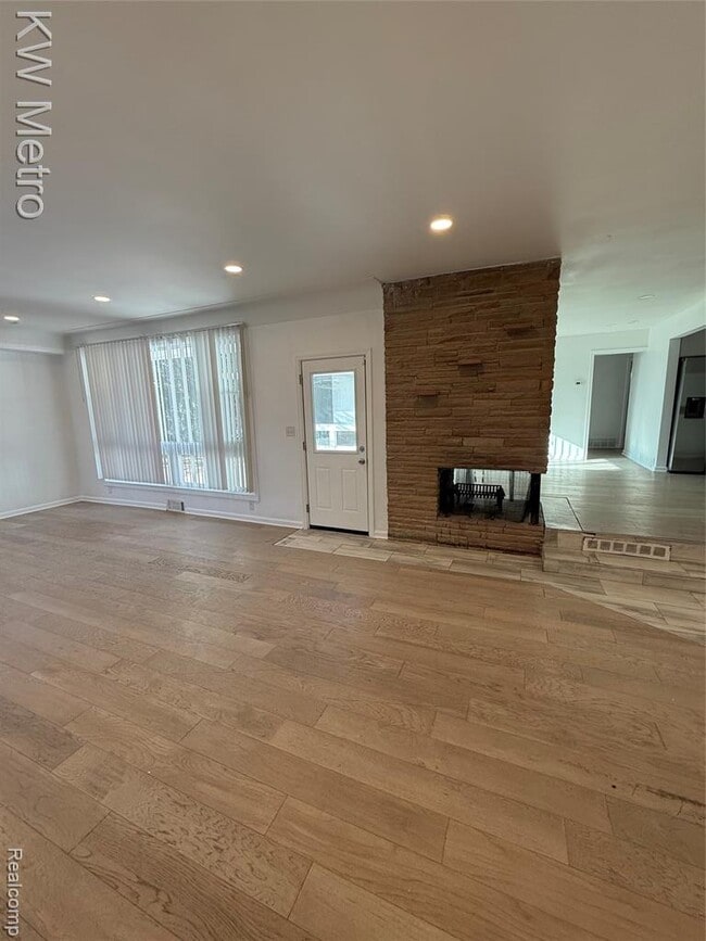 1440 W Square Lake Rd