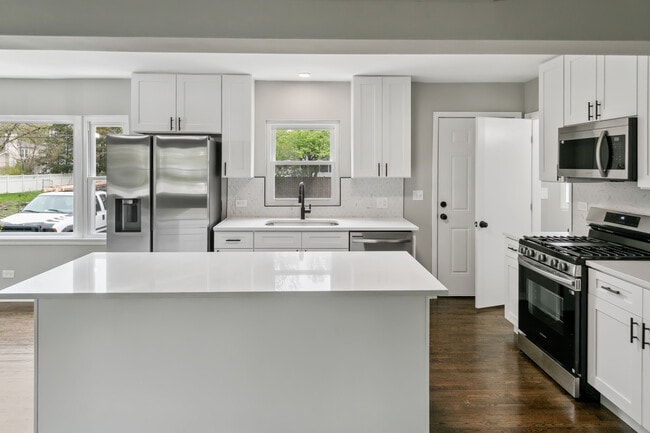 Photo - 4737 Belmont Rd