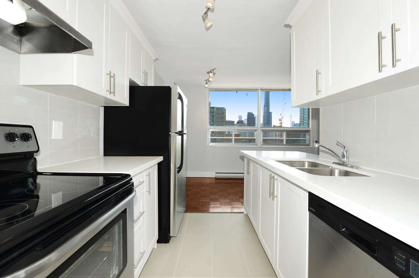 Photo - Bloor Yonge Tower Unit 01003