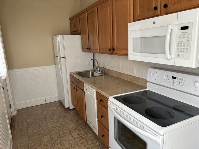 Building Photo - 308 Locust St Unit 3