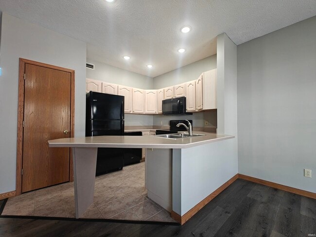 Photo - 400 Saw Mill Rd Unit 10