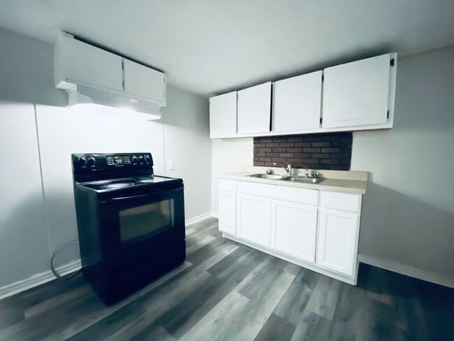 Photo - Cute Efficiency Home!!!